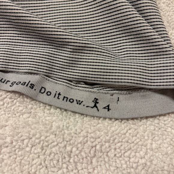 Lululemon Swiftly Tech Long Sleeve Crew Neck Shirt Black White Stripe - Picture 13 of 16